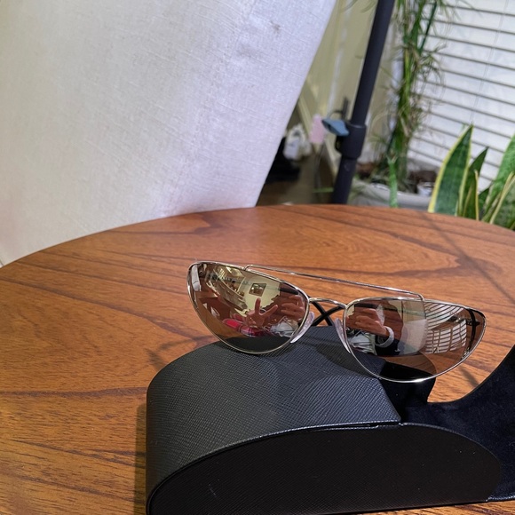 prada sunglasses - Picture 2 of 4